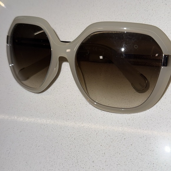 Chloe Sunglasses - Picture 7 of 9